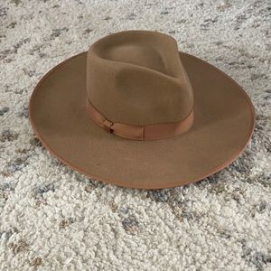 Lack of Color Teak rancher hat in great condition